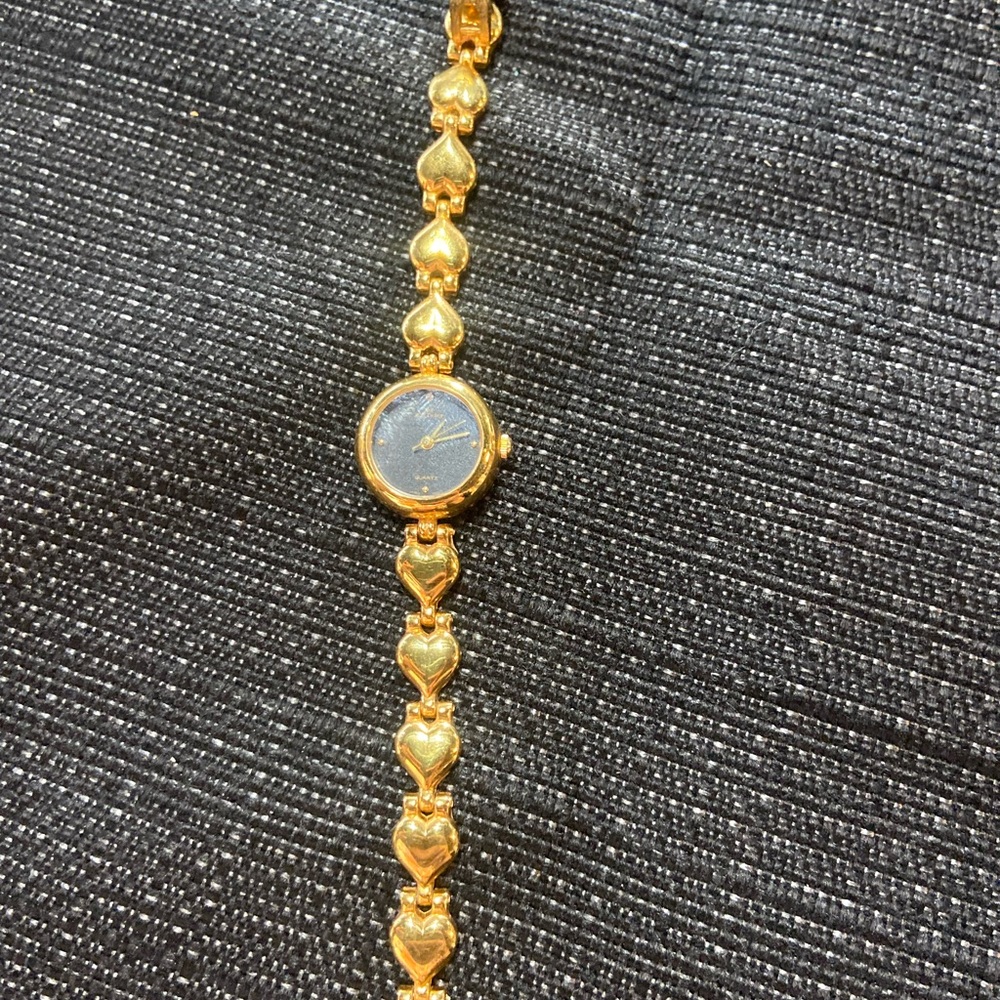 Gold tone needs battery